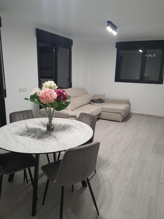 Modern & Sunny Apartment Near Valencia Paiporta Bagian luar foto